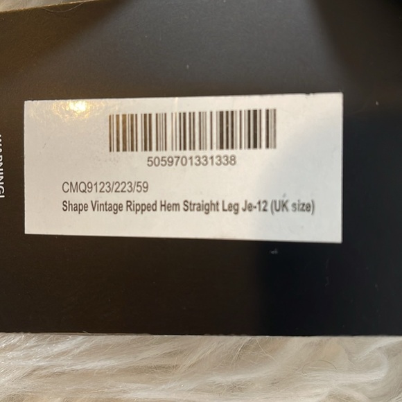 PRETTY LITTLE THING Shape Vintage Ripped Hem Straight Leg Denim Jeans Size 8 NEW - Picture 9 of 11